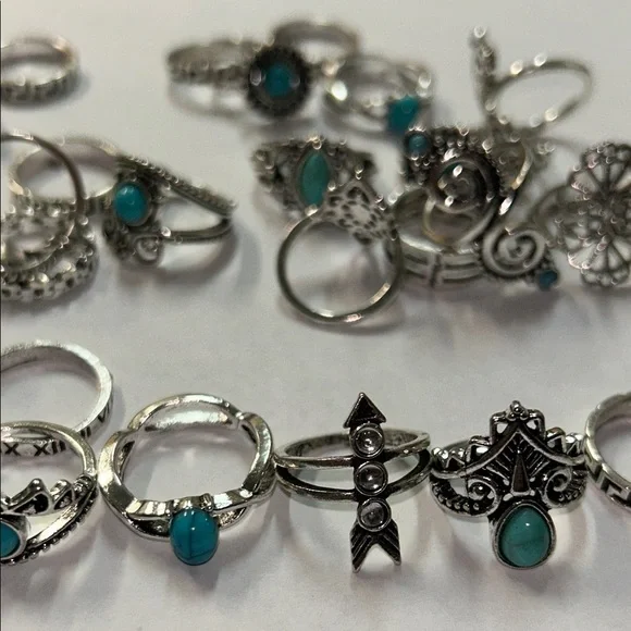 5 RANDOM RINGS - random sizes - all new - Picture 7 of 8